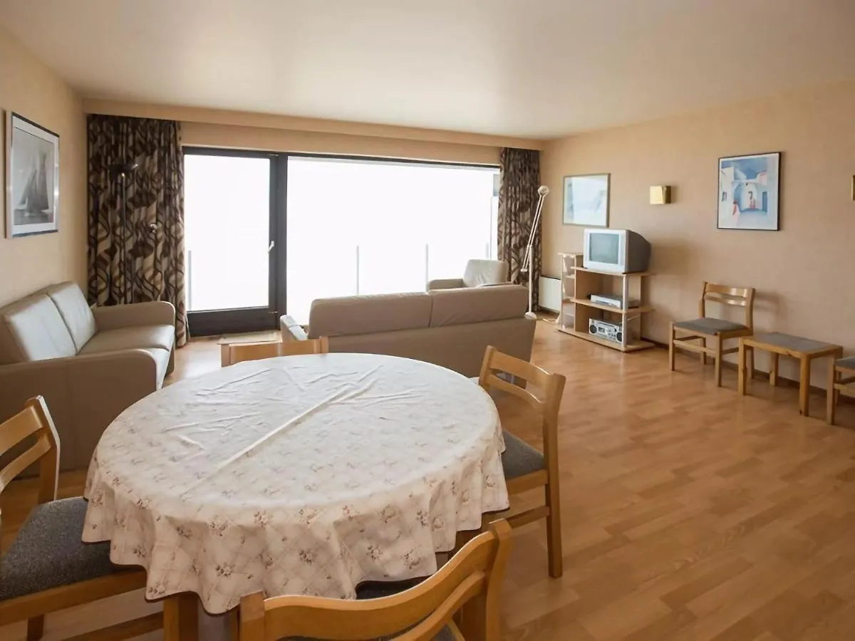 Canberra With Top Location On The Dike Middelkerke Apartment