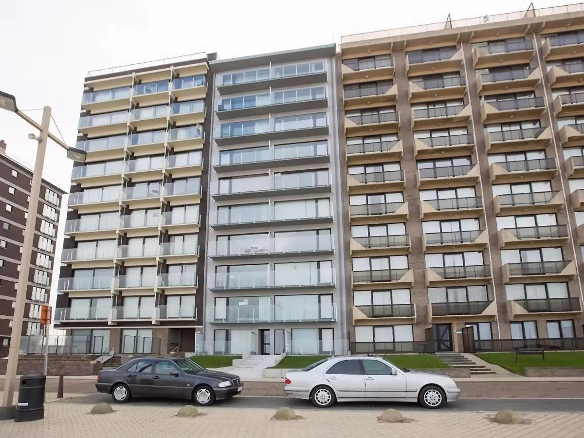 Canberra With Top Location On The Dike Middelkerke Apartment